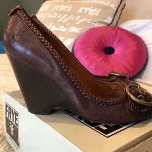 Super cute, brown leather wedge heels